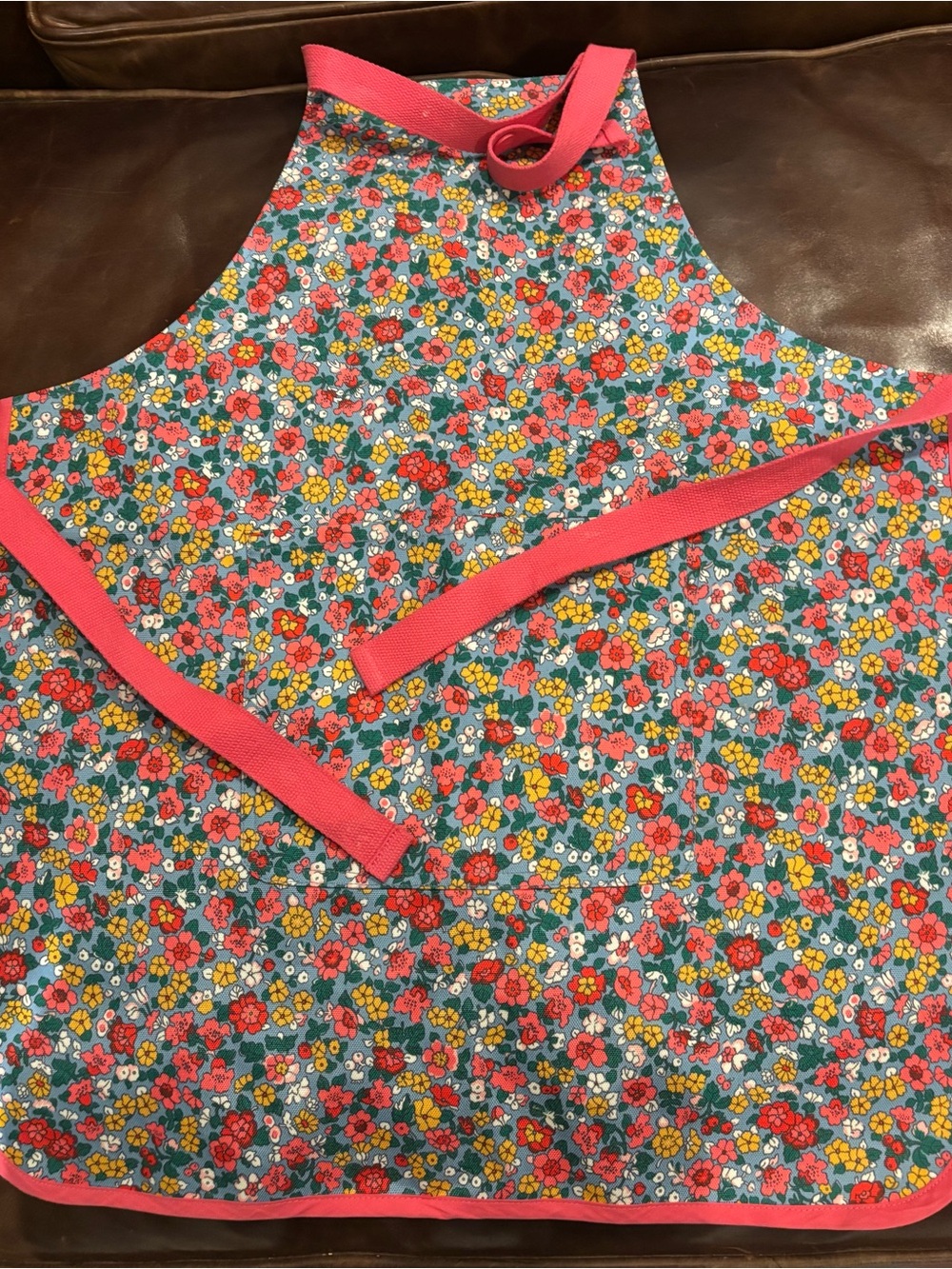 Boden Floral Apron Apron, flowers with Pink Trim